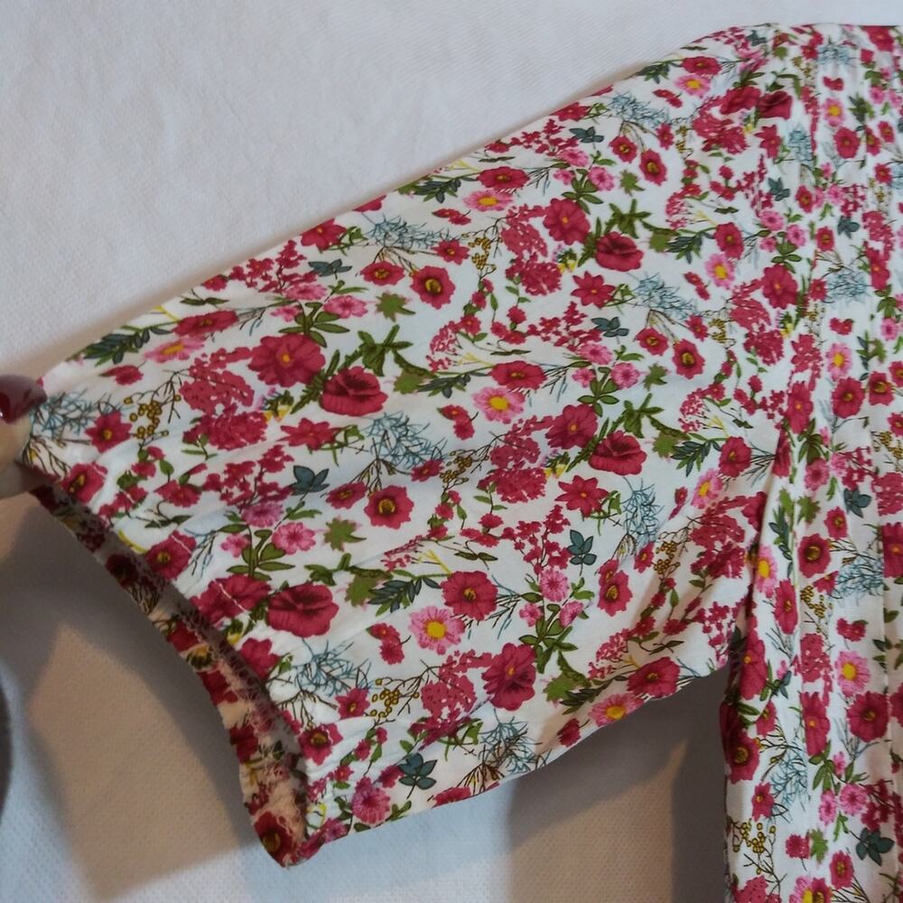 Solitaire For Anthropologie Red Ditsy Floral V-Neck Peasant Blouse Size Small - Picture 5 of 9